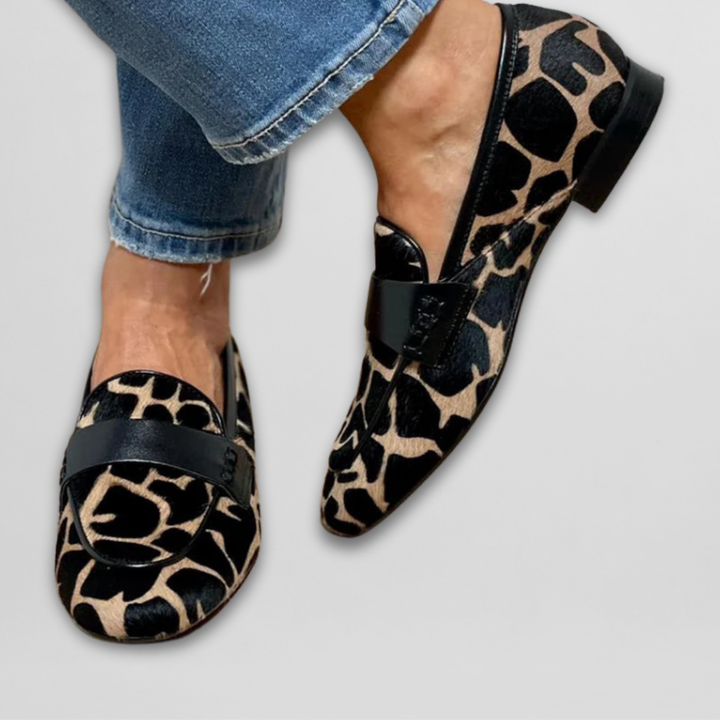 Iconic Curve | Bold Loafers